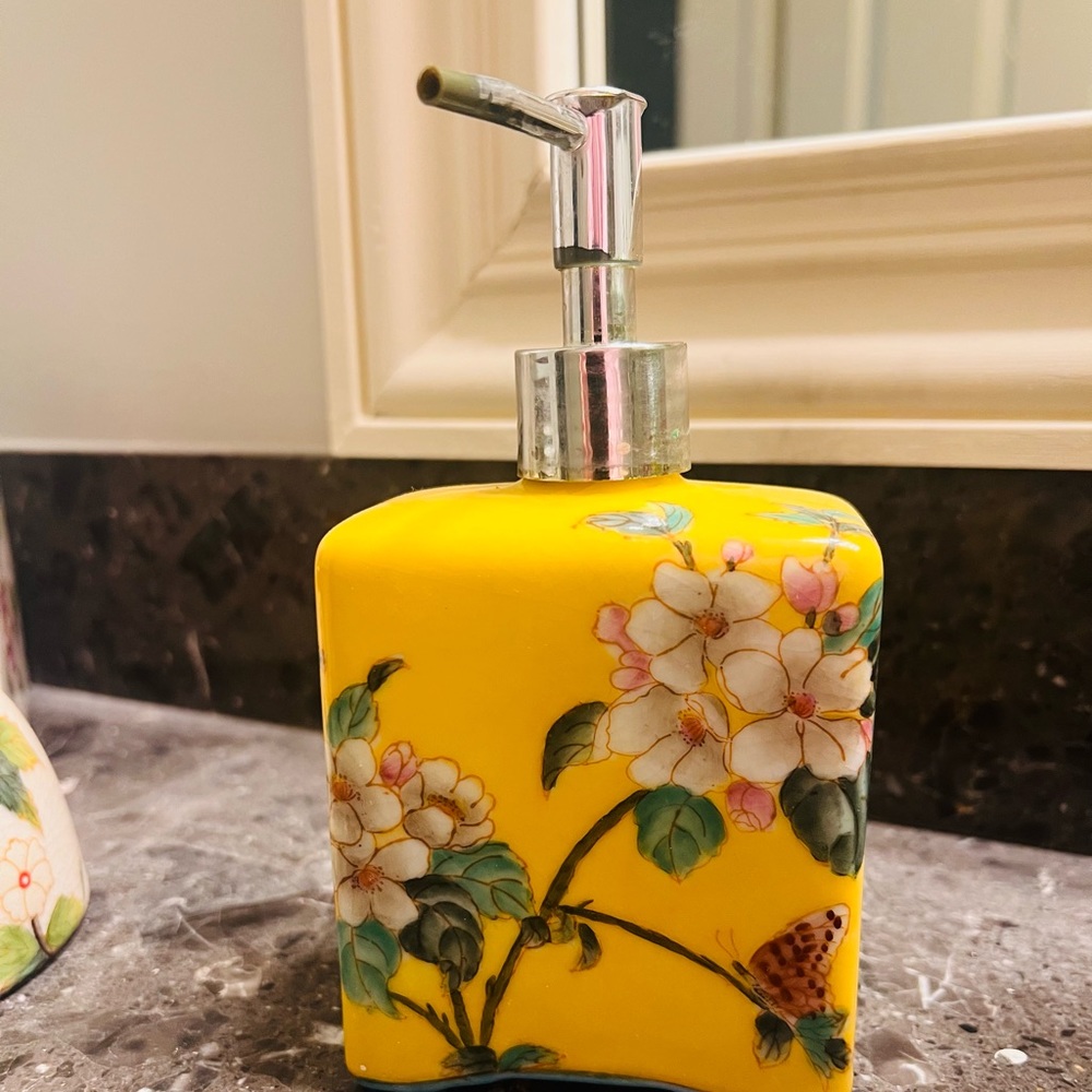 Hand-painted Chinese Porcelain Soap Dispenser.